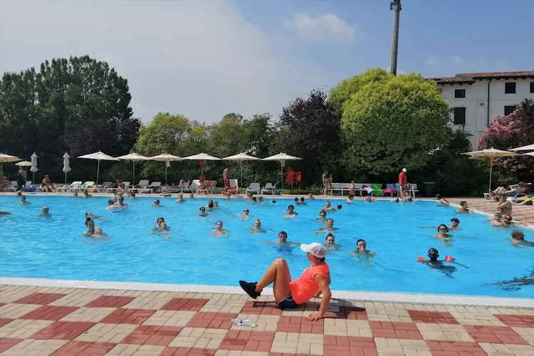 Caravanpark San Benedetto Camping Relais Peschiera / MH Borgo-Pool