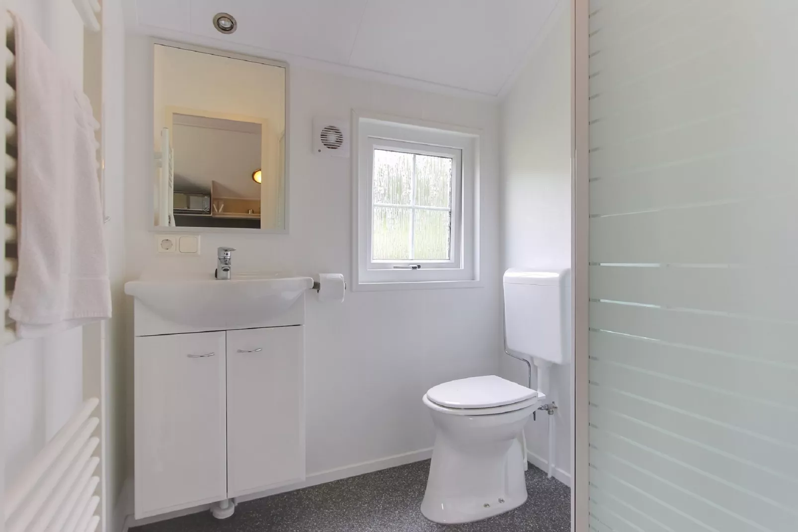 Resort De Utrechtse Heuvelrug 4-Bathroom