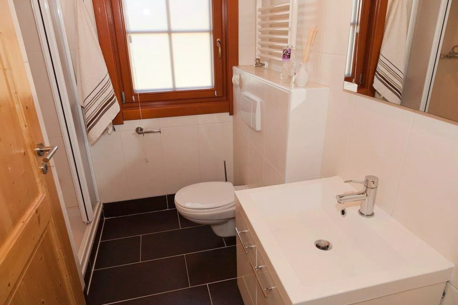 Resort Brunssummerheide 14-Bathroom