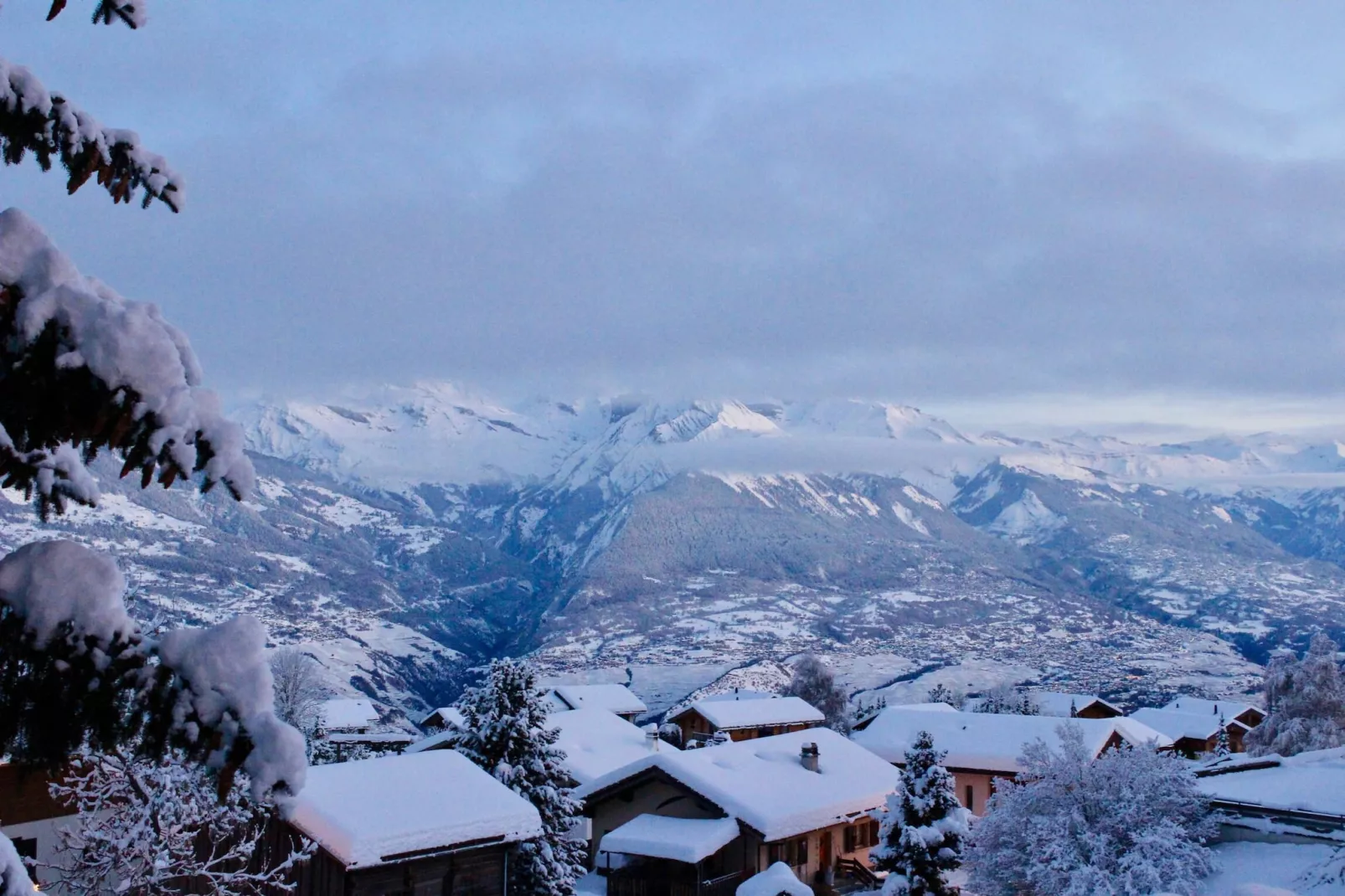 Des Alpes 004 - ON THE SLOPES apartment 16 pers-View winter