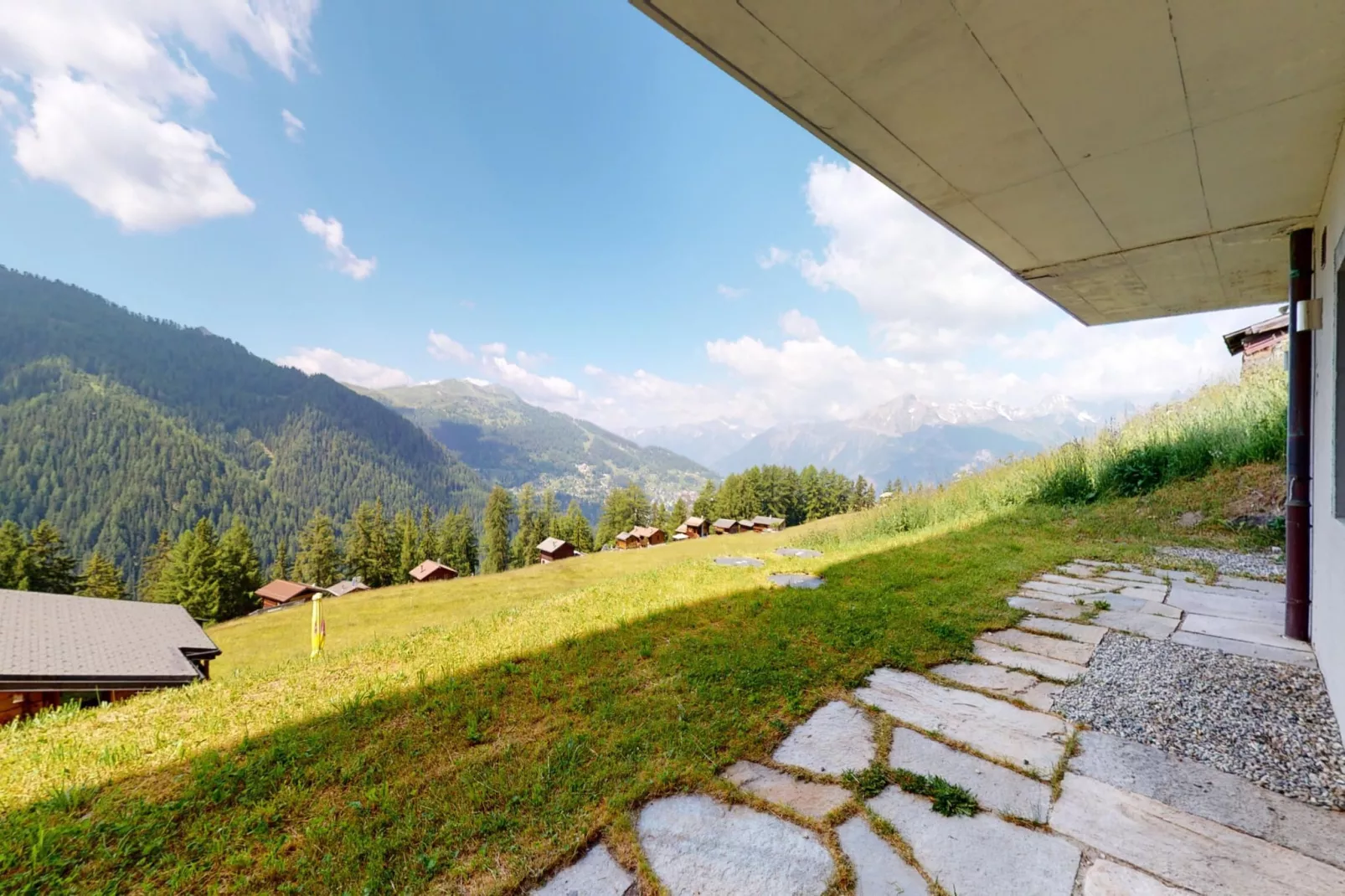 Des Alpes 004 - ON THE SLOPES apartment 16 pers-Gardens summer