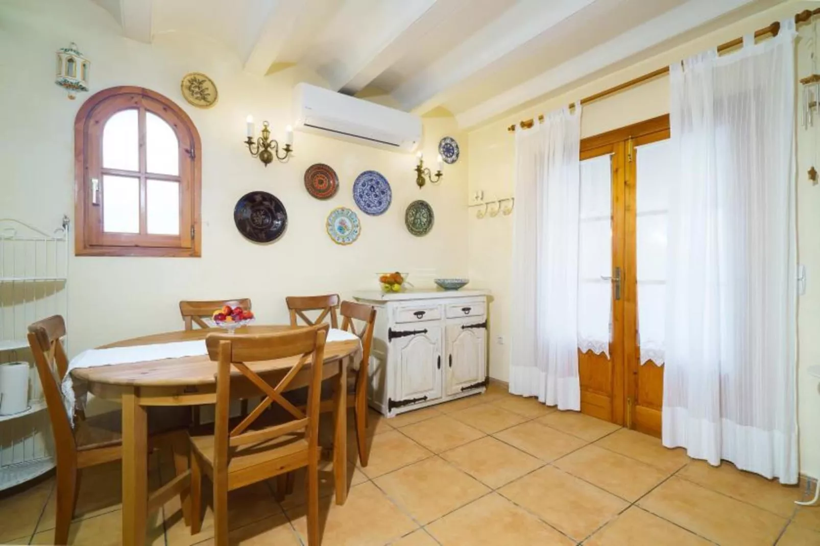 Mirall-Dining room
