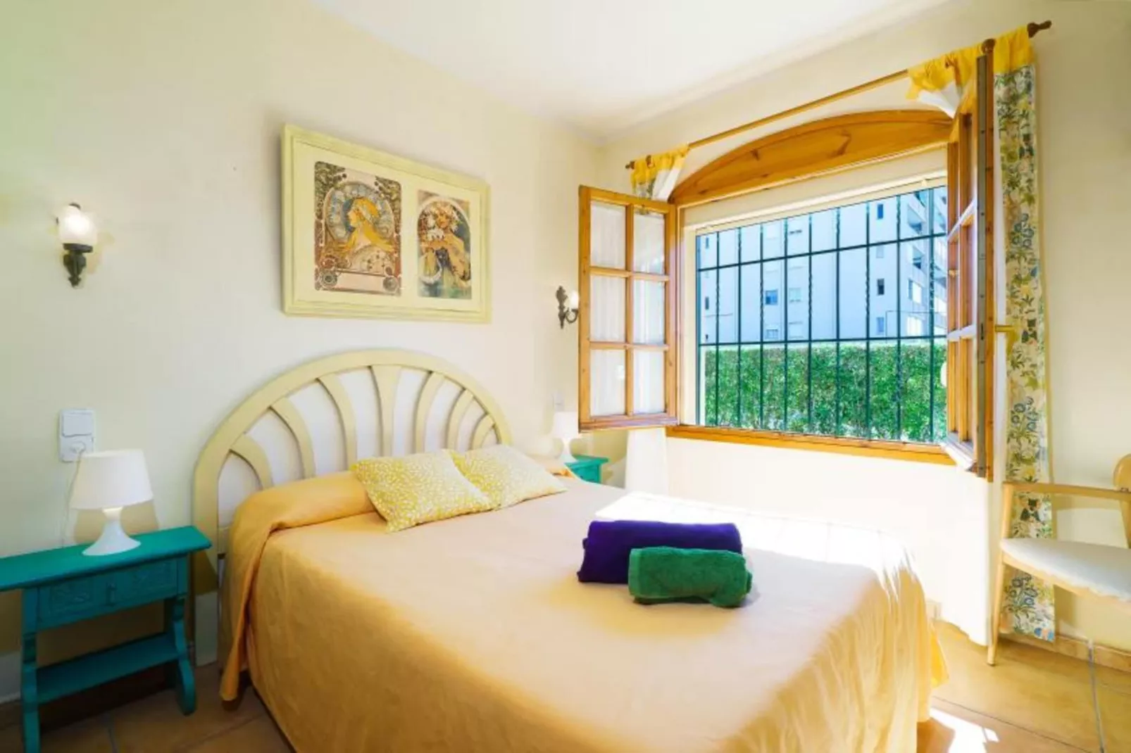 Mirall-Bedroom