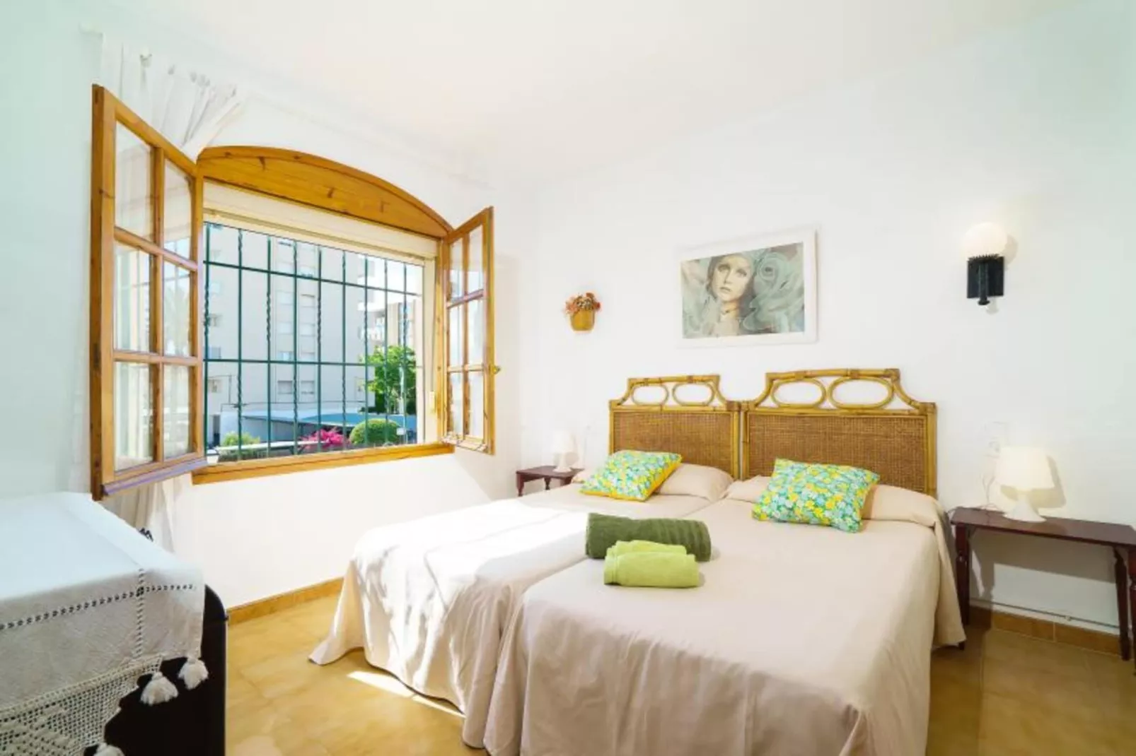Mirall-Bedroom
