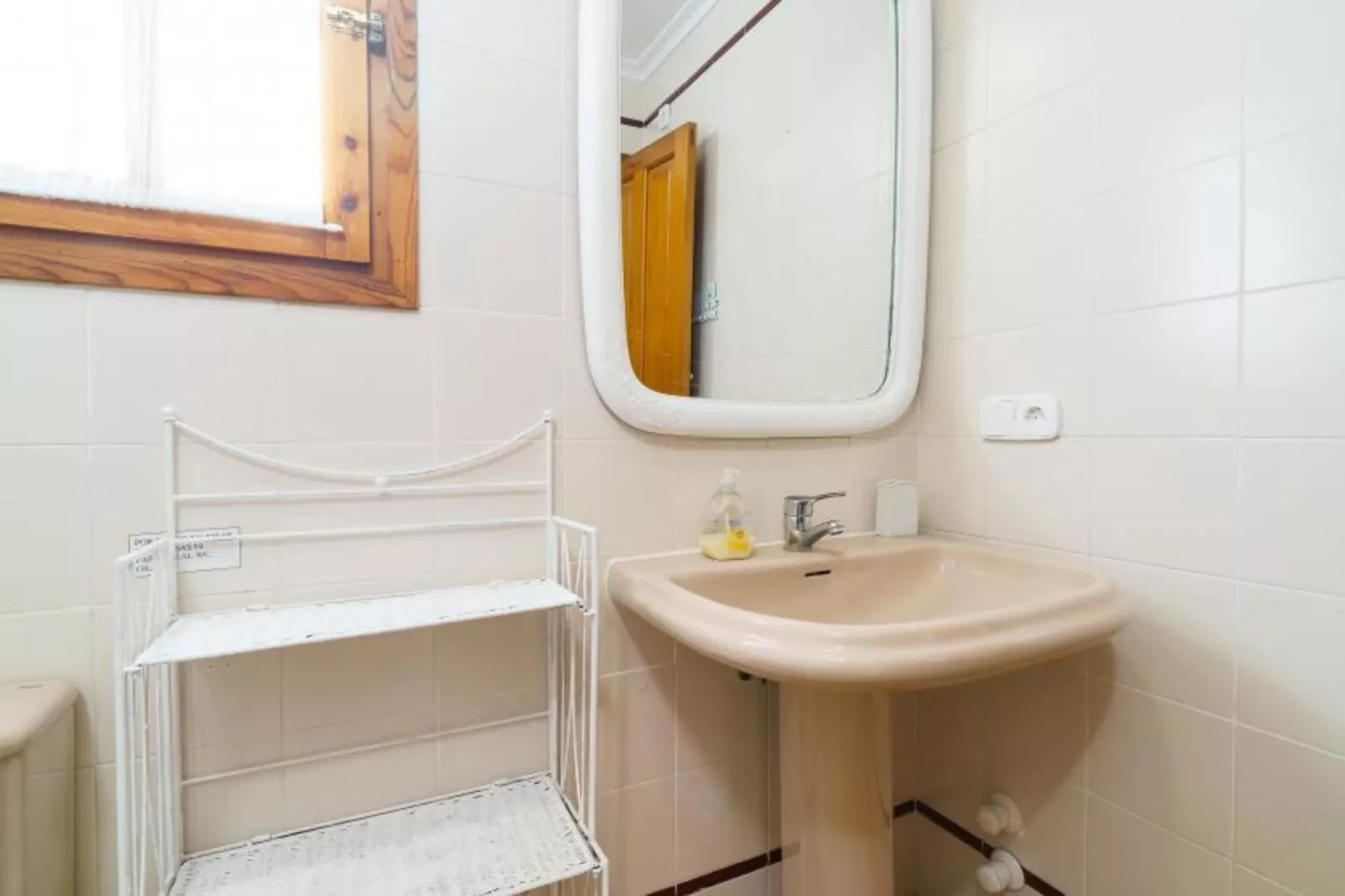 Mirall-Bathroom