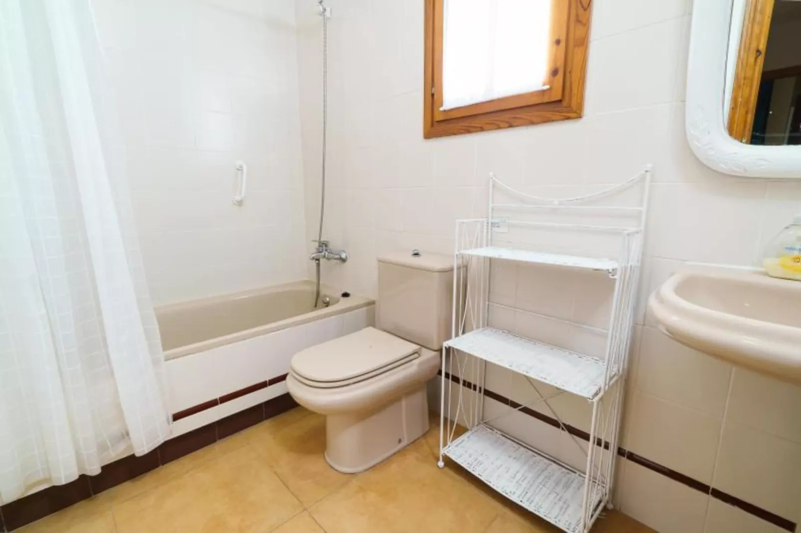 Mirall-Bathroom