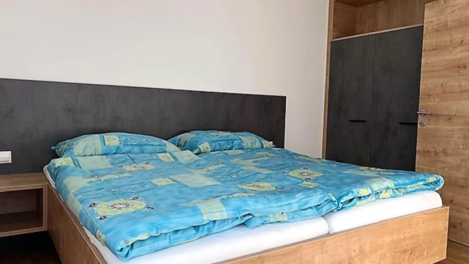 Murleben Top 06-Bedroom