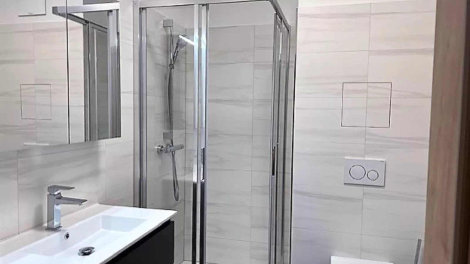 Murleben Top 06-Bathroom