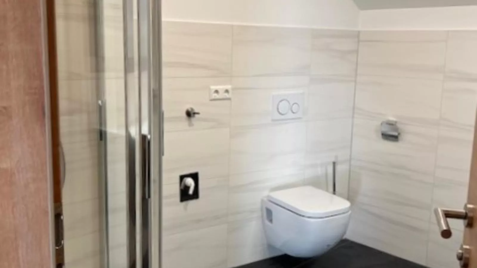 Murleben Top 09-Bathroom