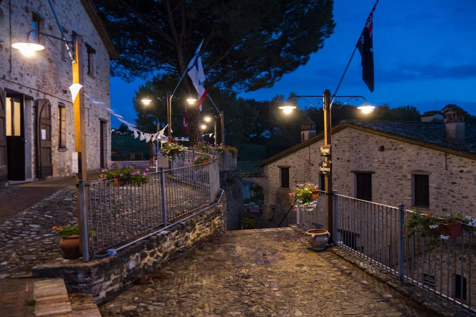 GH Borgo Pulciano in Montone - BEV2B / A2 / 2 Raum App Classic - 2 pax-Exterior summer