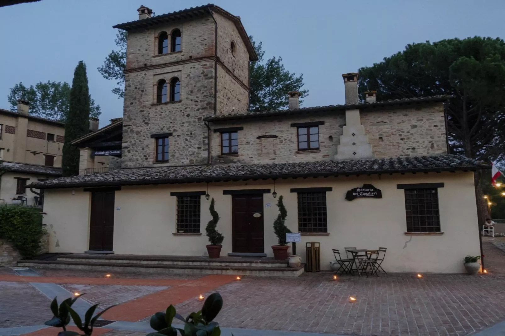 GH Borgo Pulciano in Montone - BEV2B / A2 / 2 Raum App Classic - 3 pax-Exterior summer