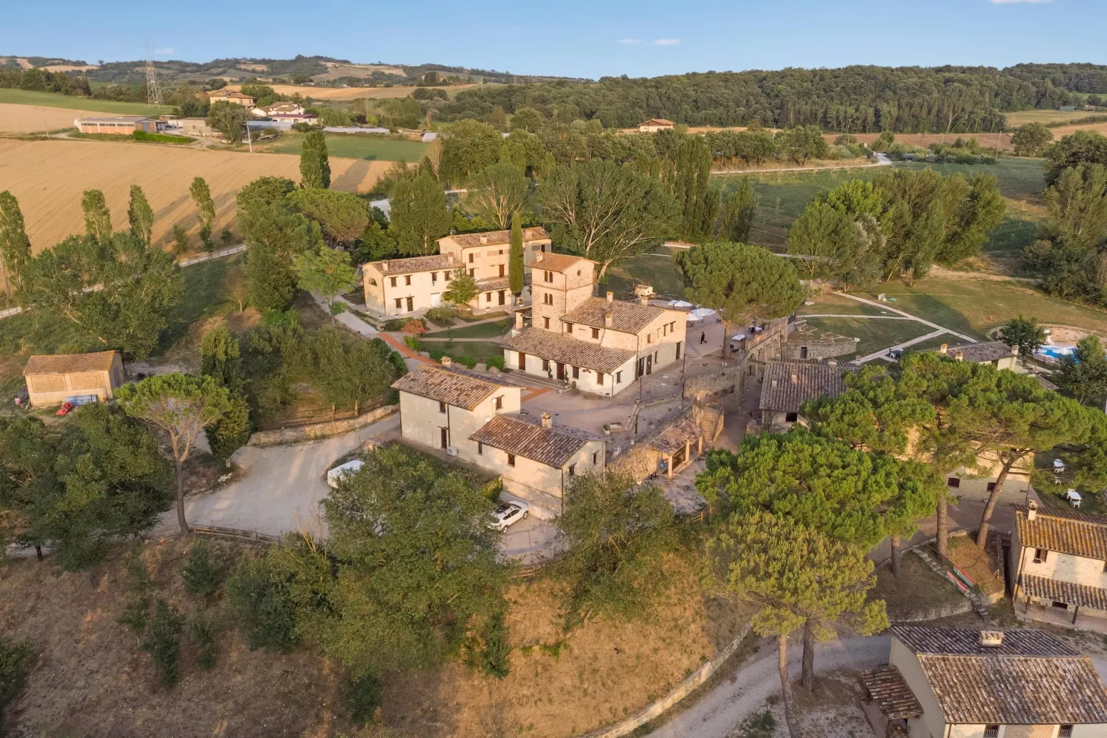 GH Borgo Pulciano in Montone - BEV2B / A2 / 2 Raum App Classic - 3 pax-Exterior summer
