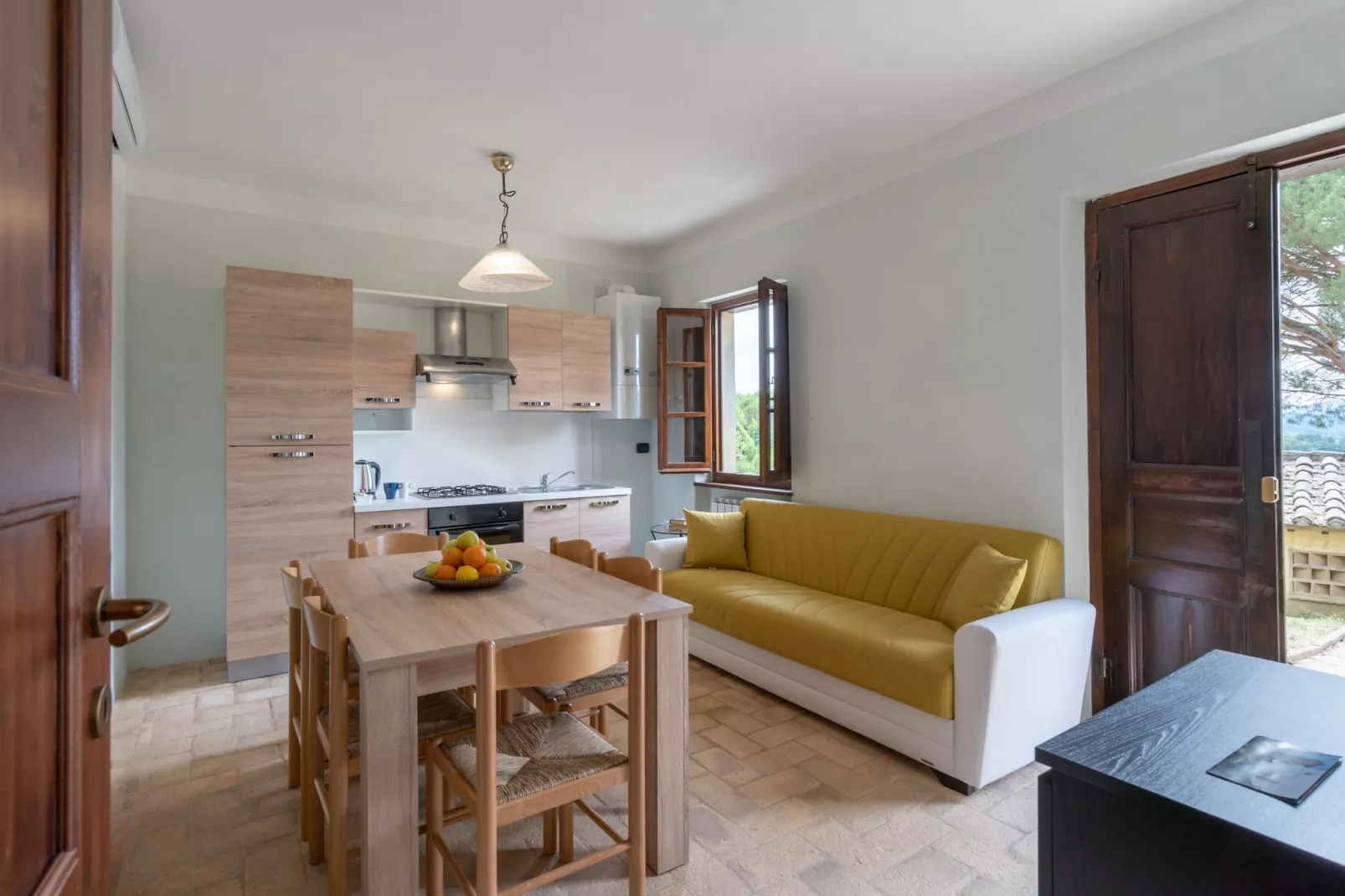 GH Borgo Pulciano in Montone - BEV2C / A2 / 2 Raum App Garten - 2 pax-Living room