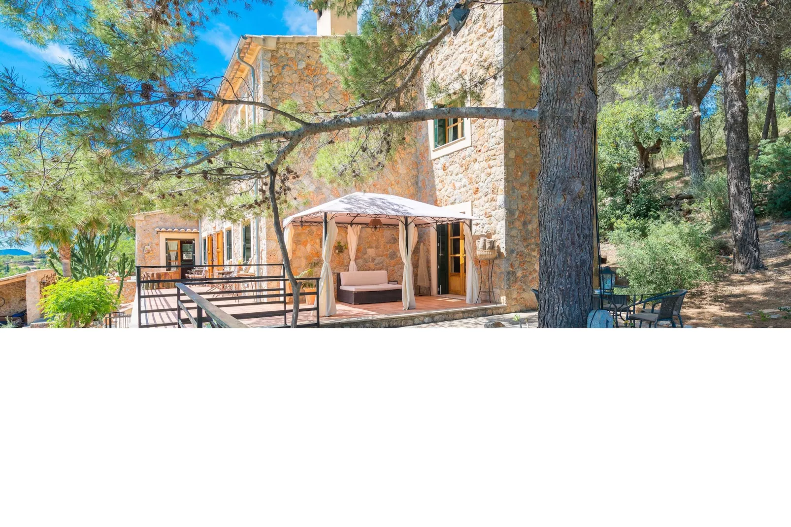 Es Pinar-Exterior summer