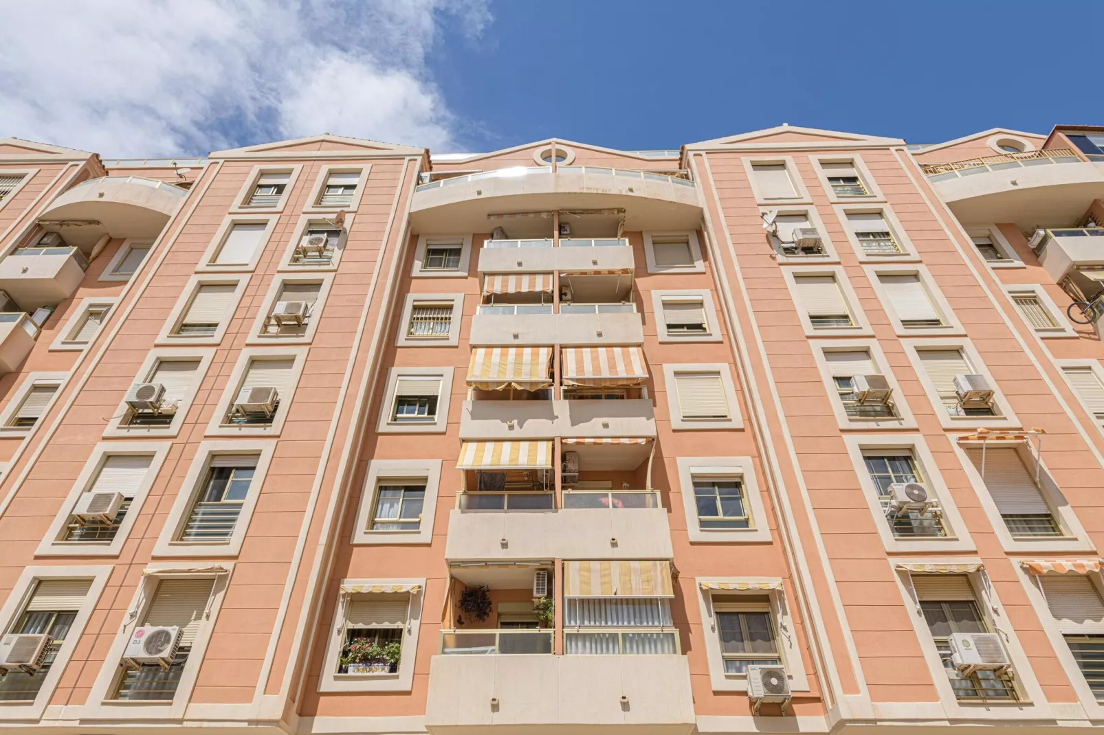 Las Candelas-Exterior summer