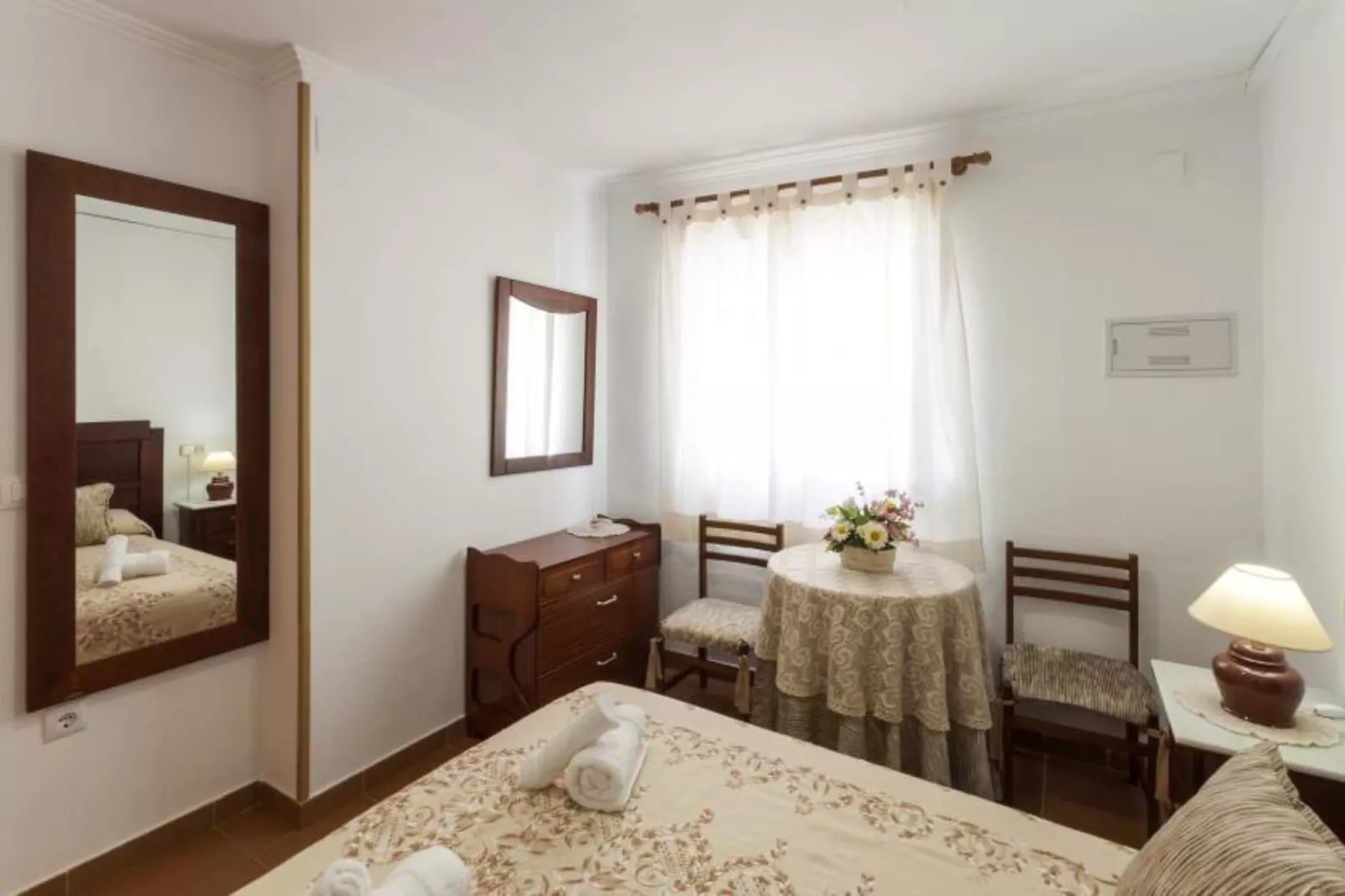 Comtessa-Bedroom