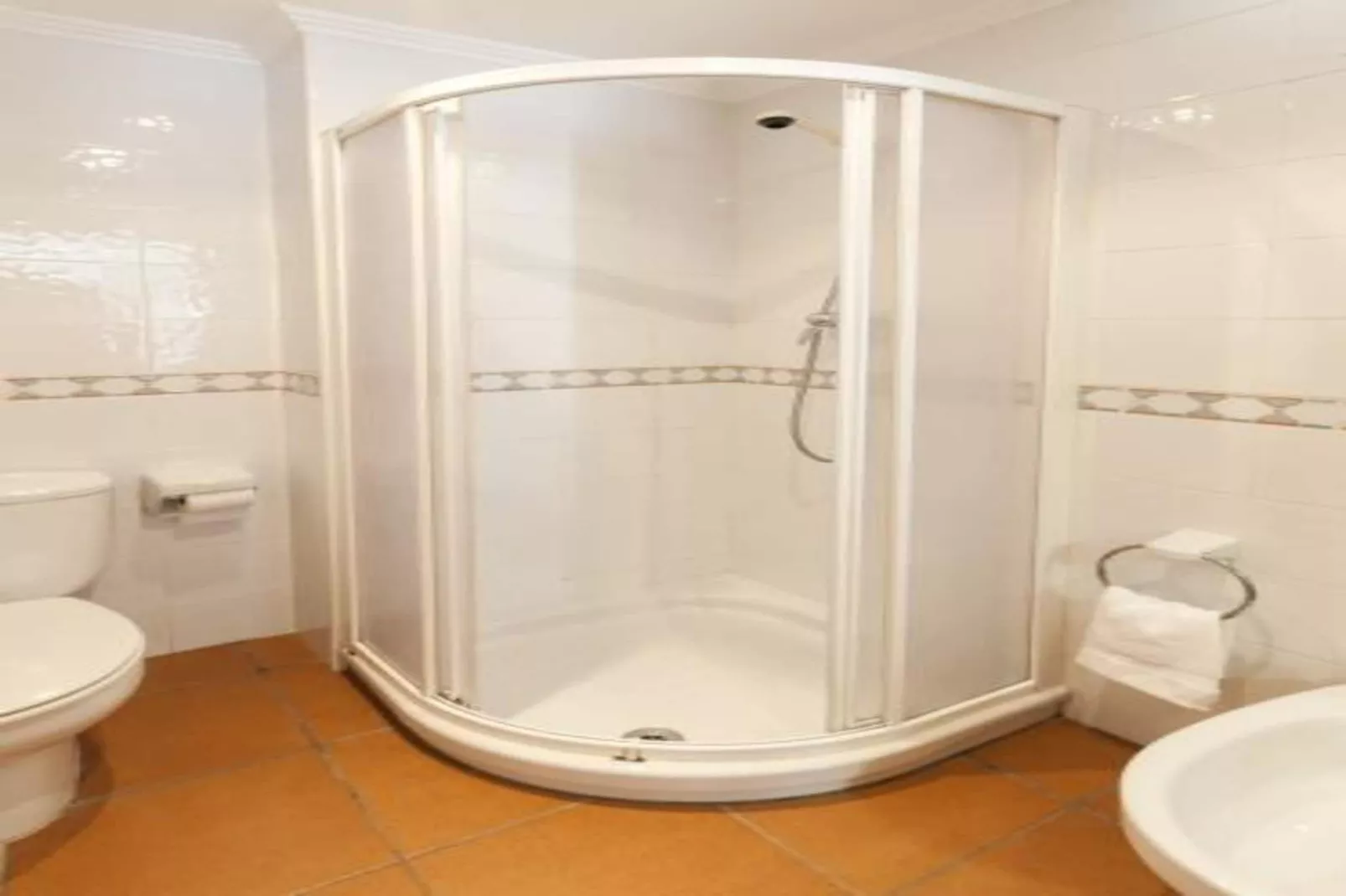 Comtessa-Bathroom