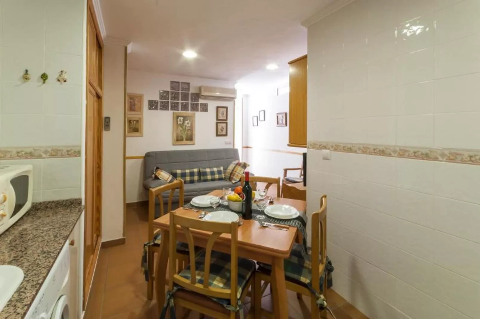 Comtessa-Dining room