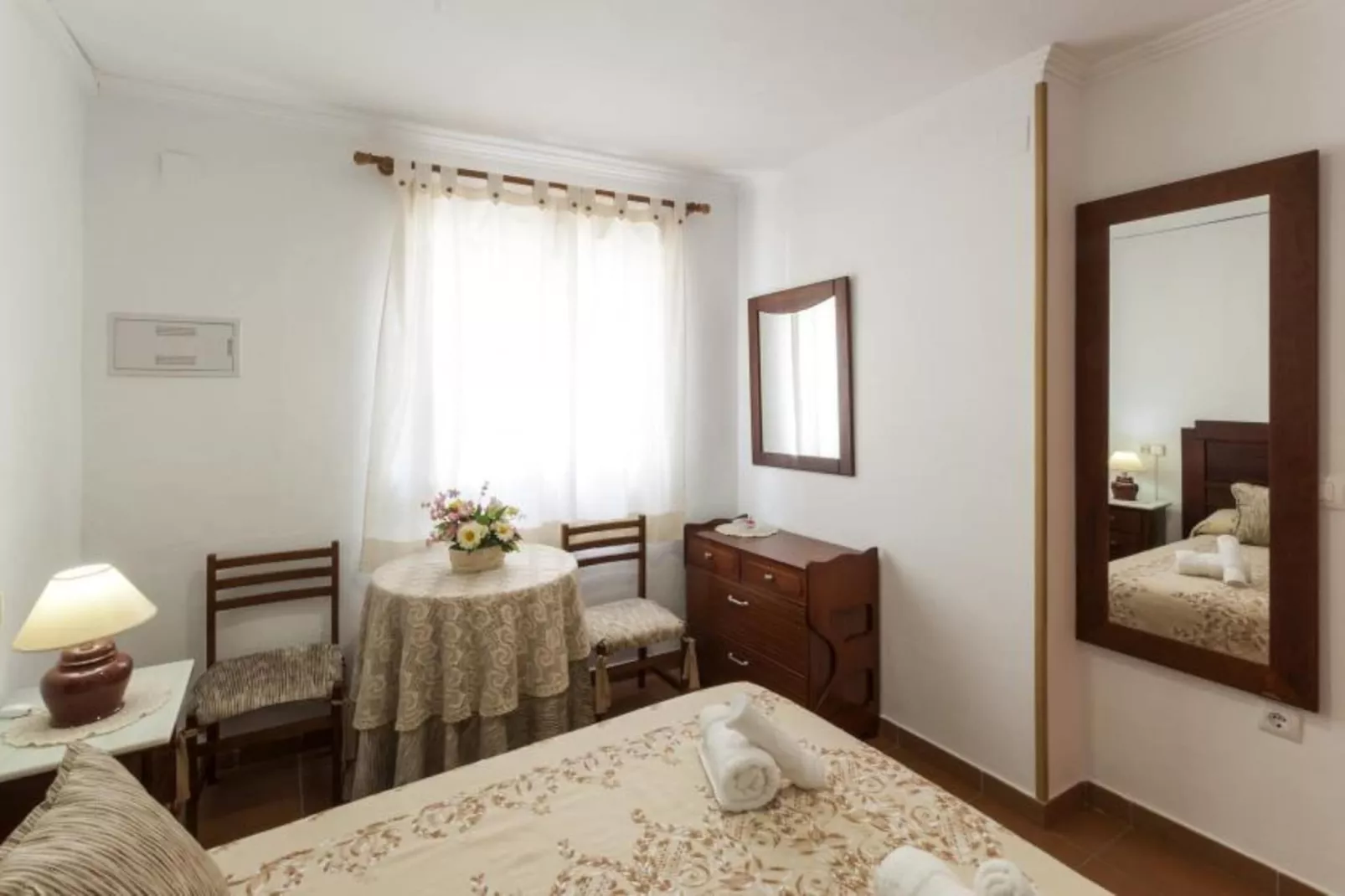 Comtessa-Bedroom