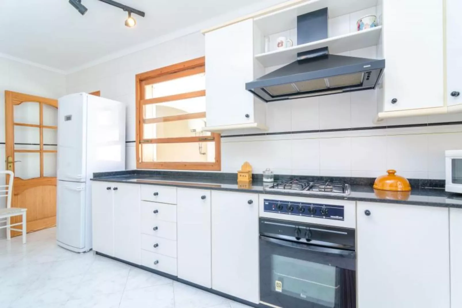 Can Parrita-Kitchen