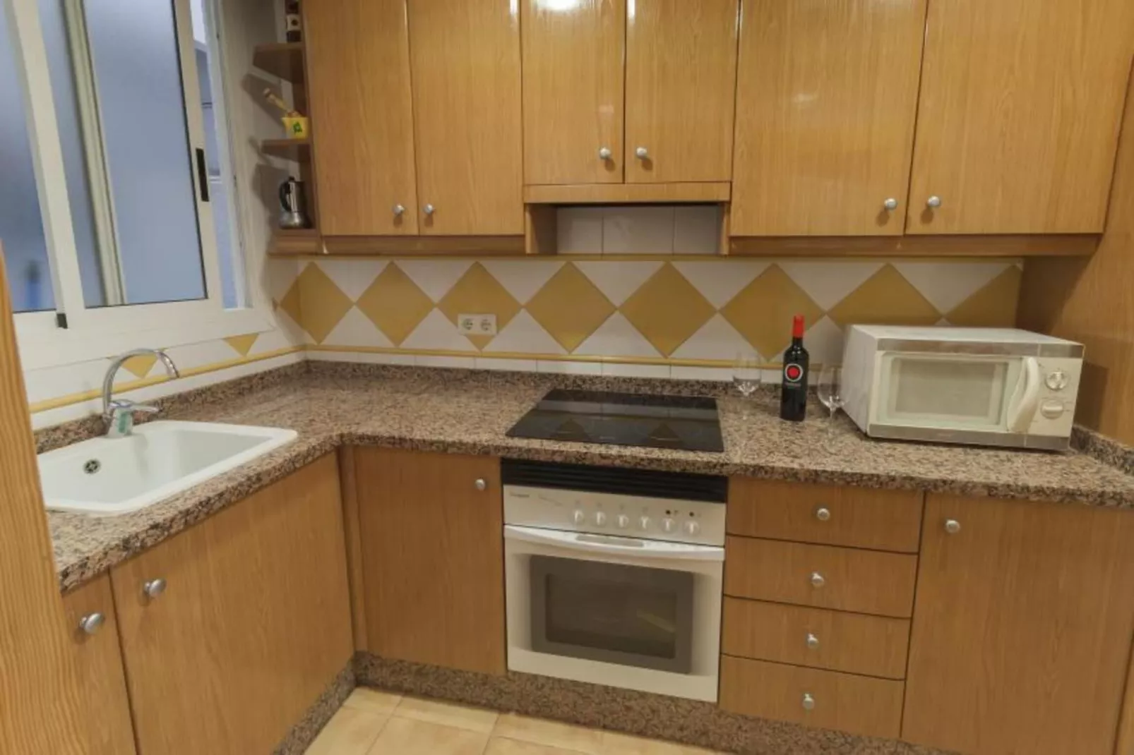 Pandora 1-Kitchen