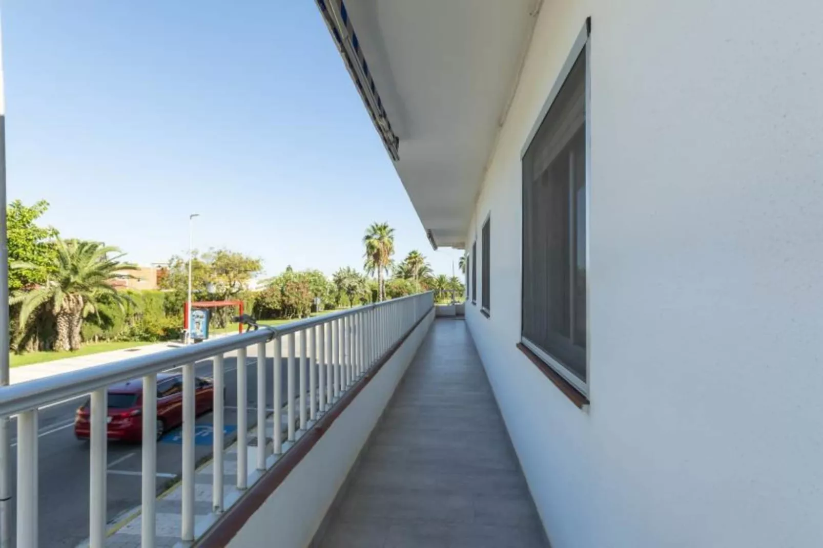 Cotton-Terrace balcony