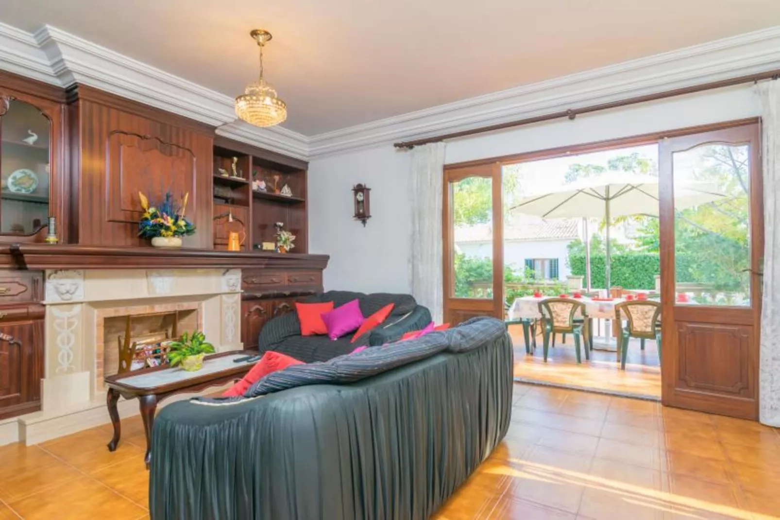 Los Geranios-Living room