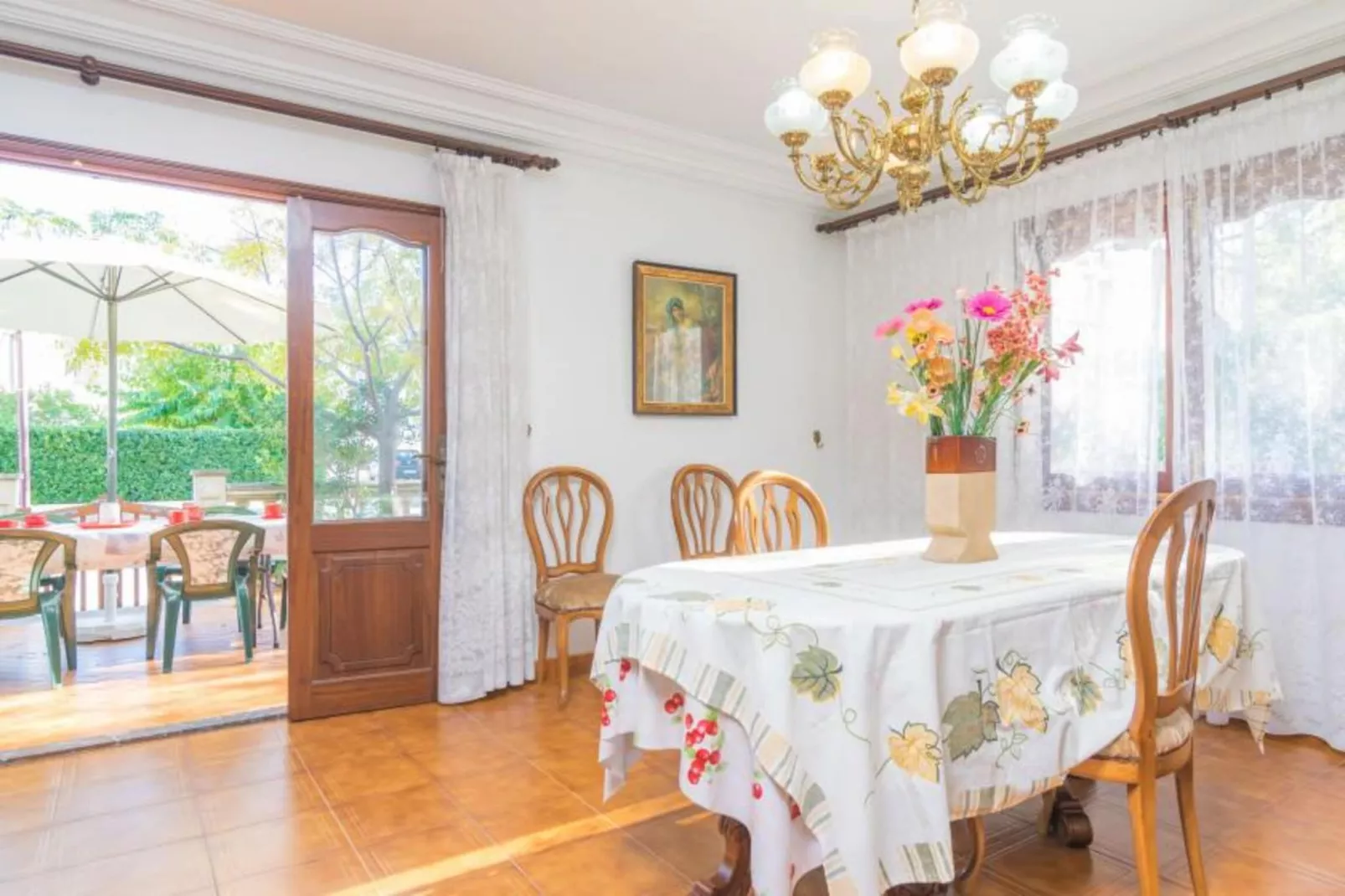 Los Geranios-Living room
