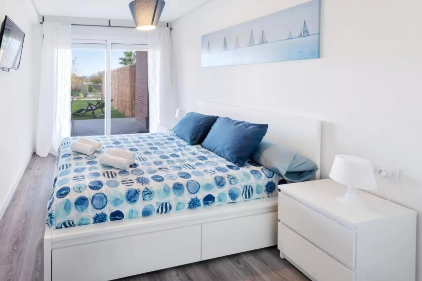Happy-Bedroom