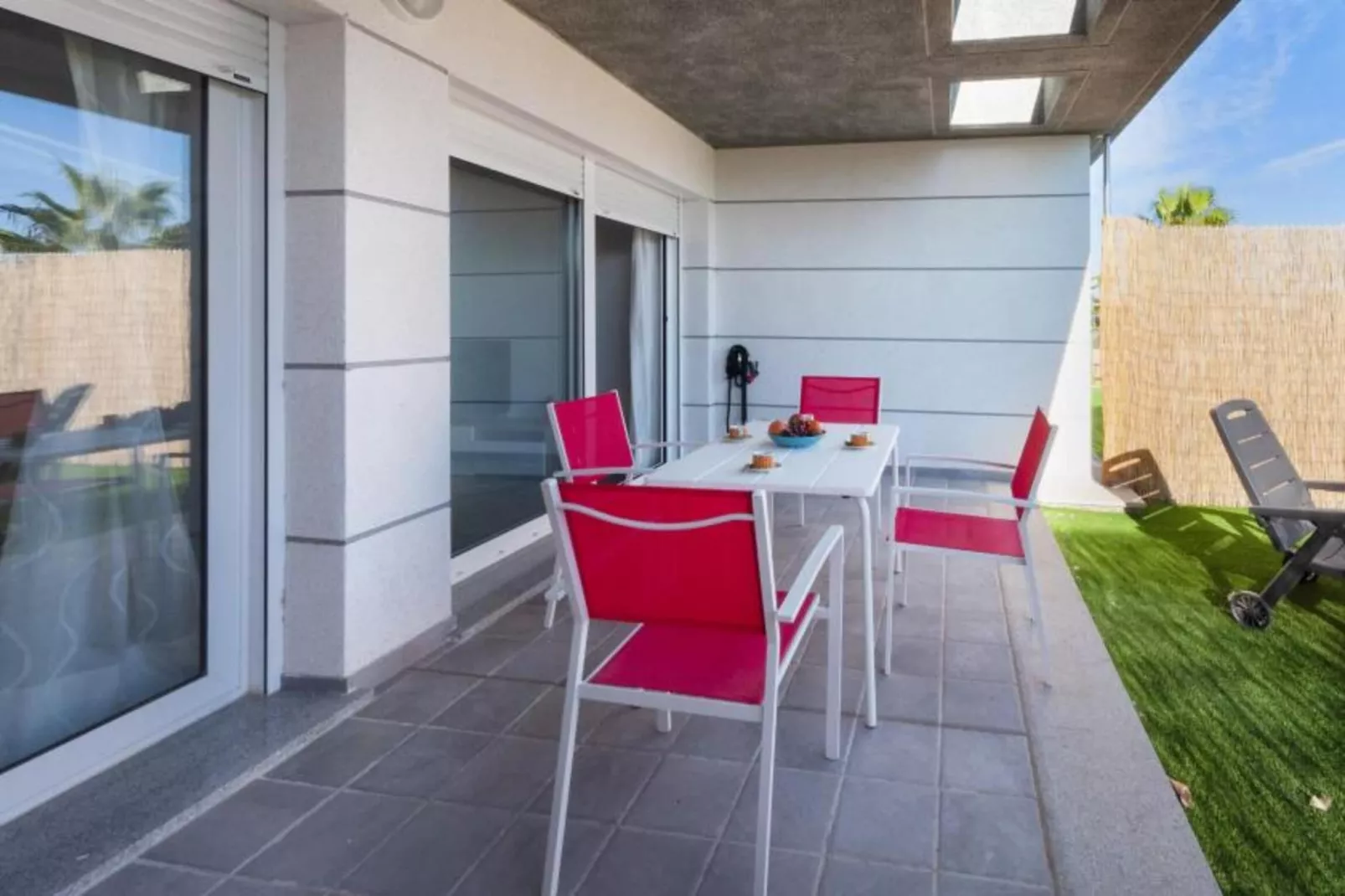 Happy-Terrace balcony