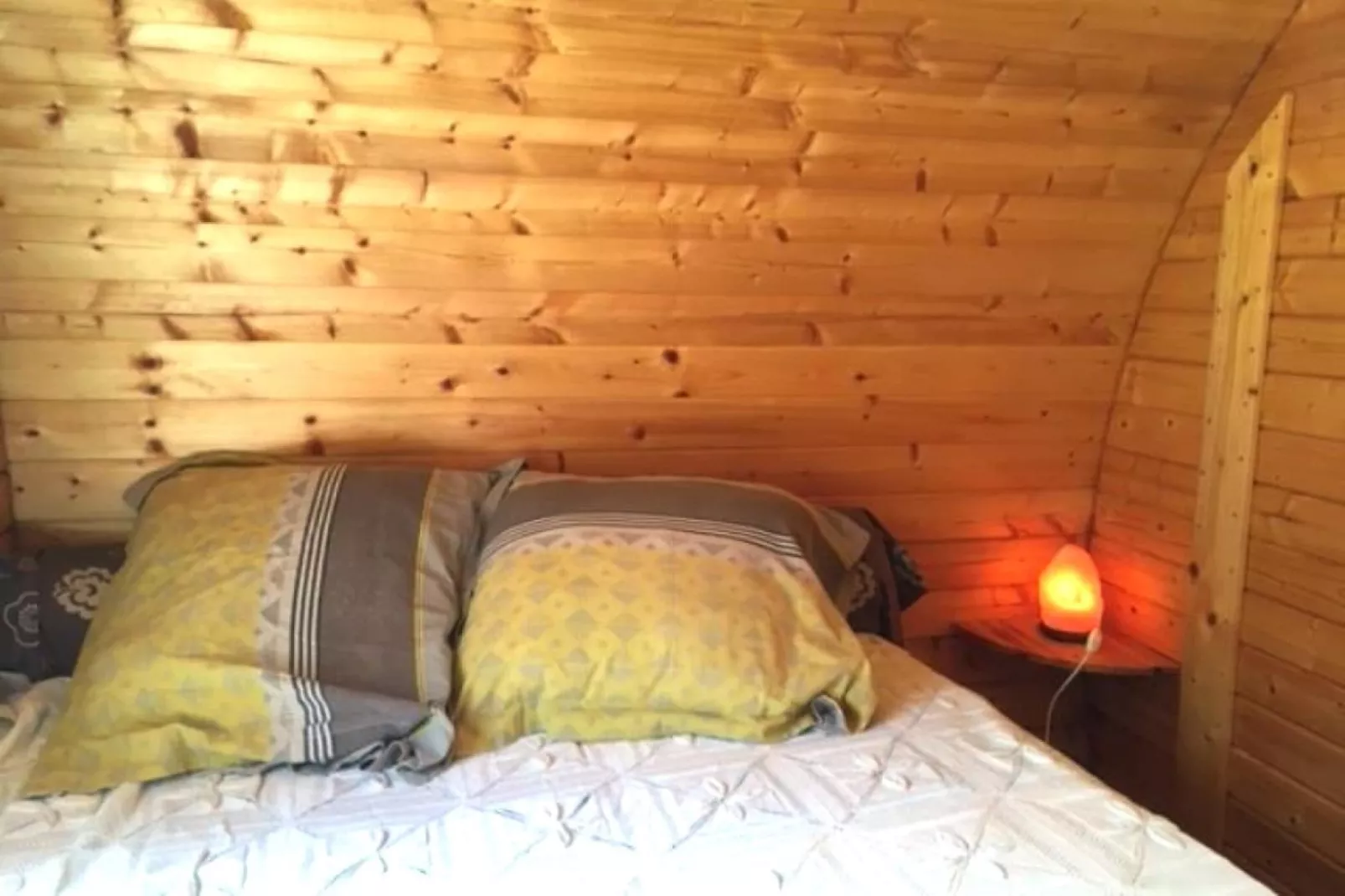 Tonneaux Sarrians-Bedroom
