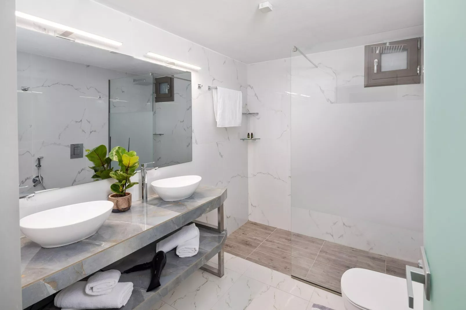 Villa Fundana-Bathroom