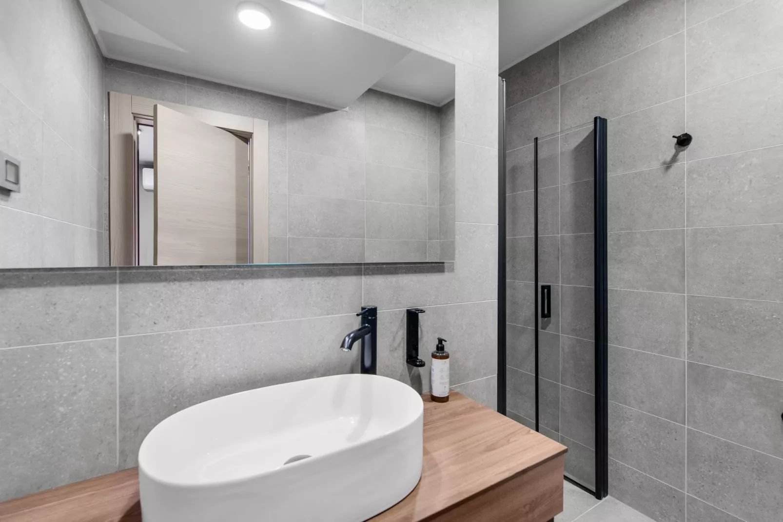 Quercus village App 12 with private pool-Salle de bain