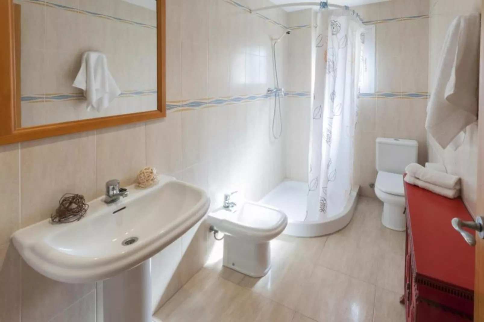 Pandora 3-Bathroom