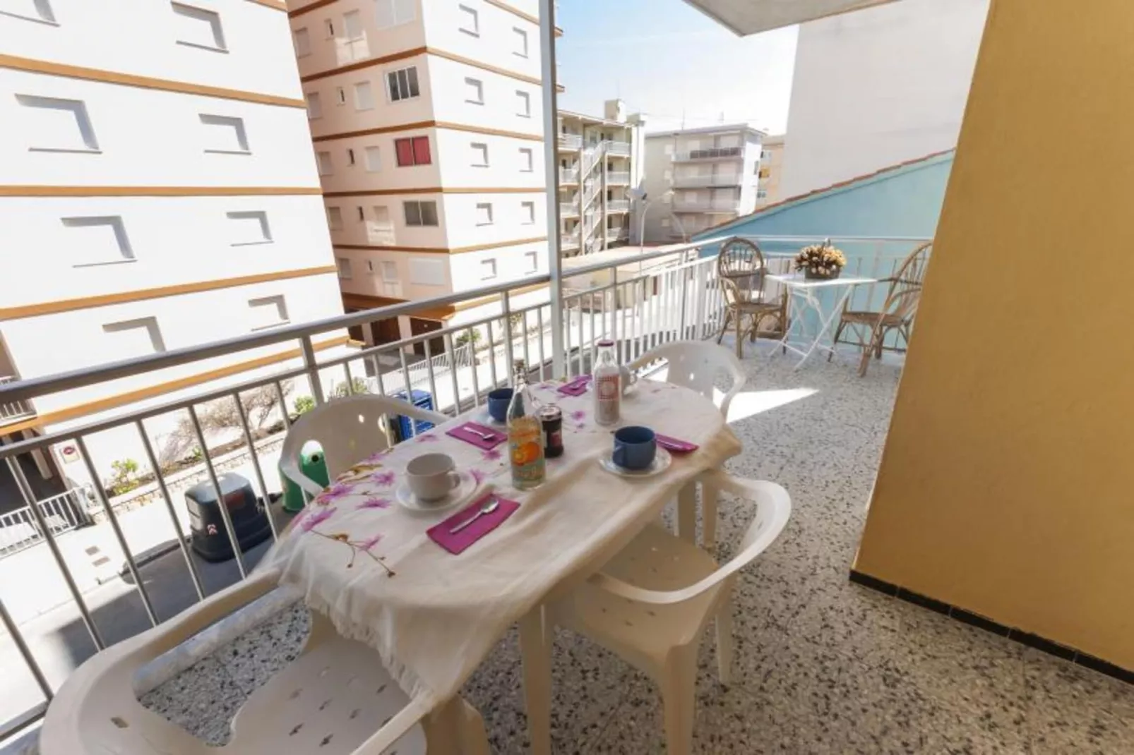 Pandora 3-Terrace balcony
