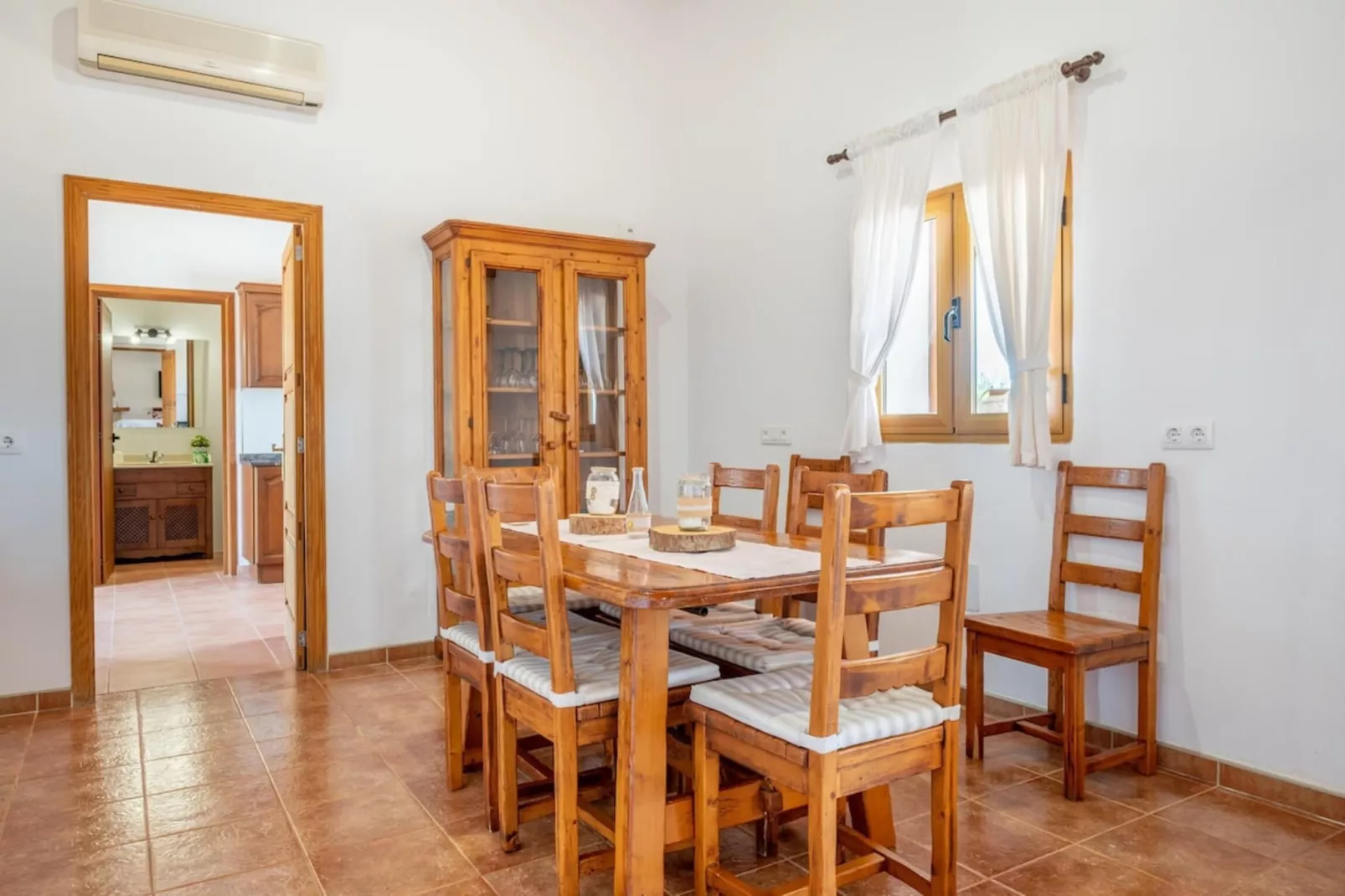 Can Grau Petit-Dining room