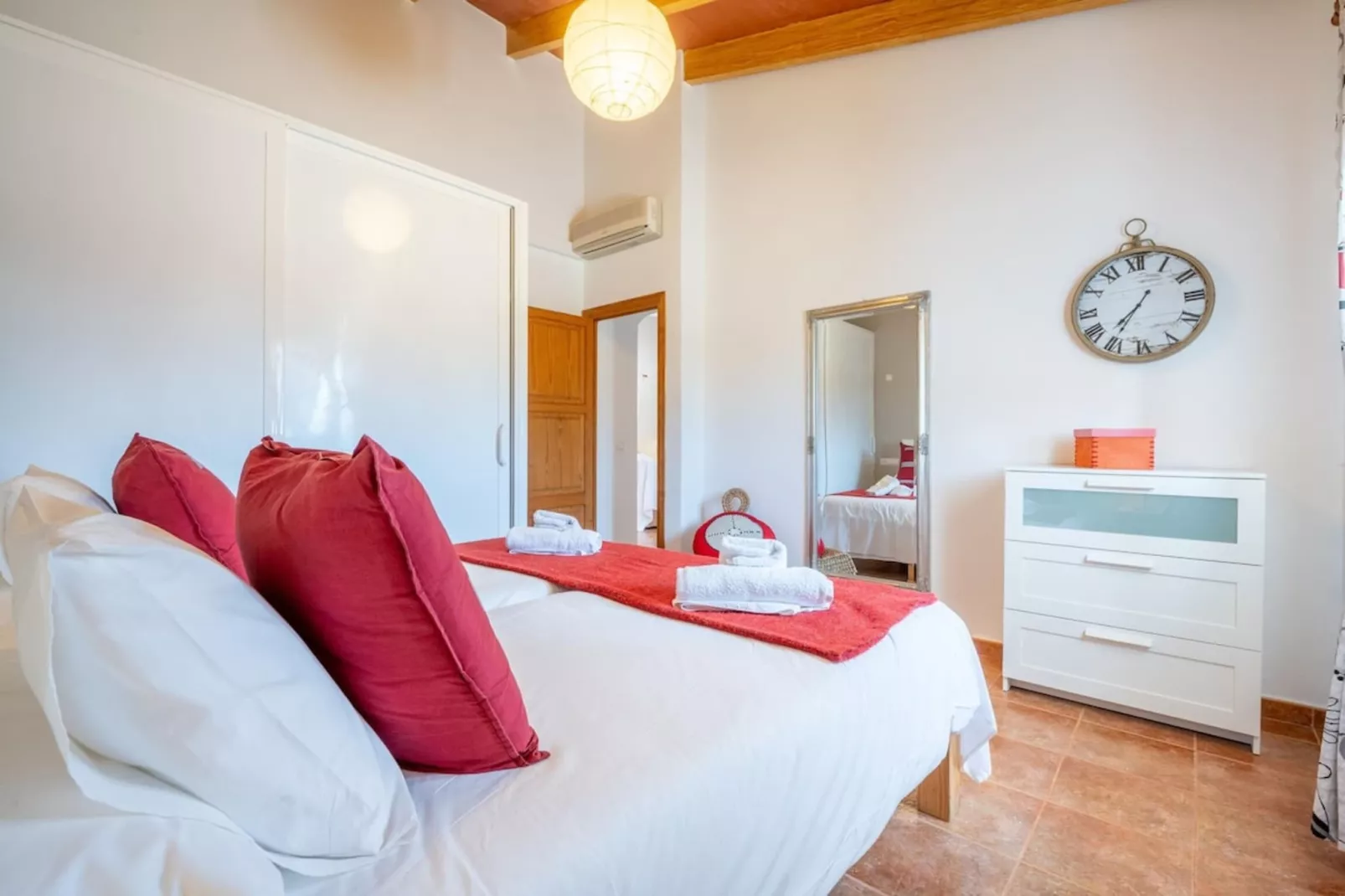 Can Grau Petit-Bedroom