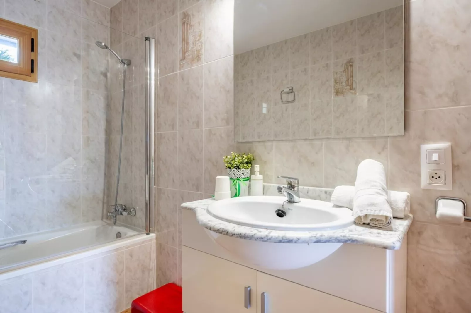Can Grau Petit-Bathroom