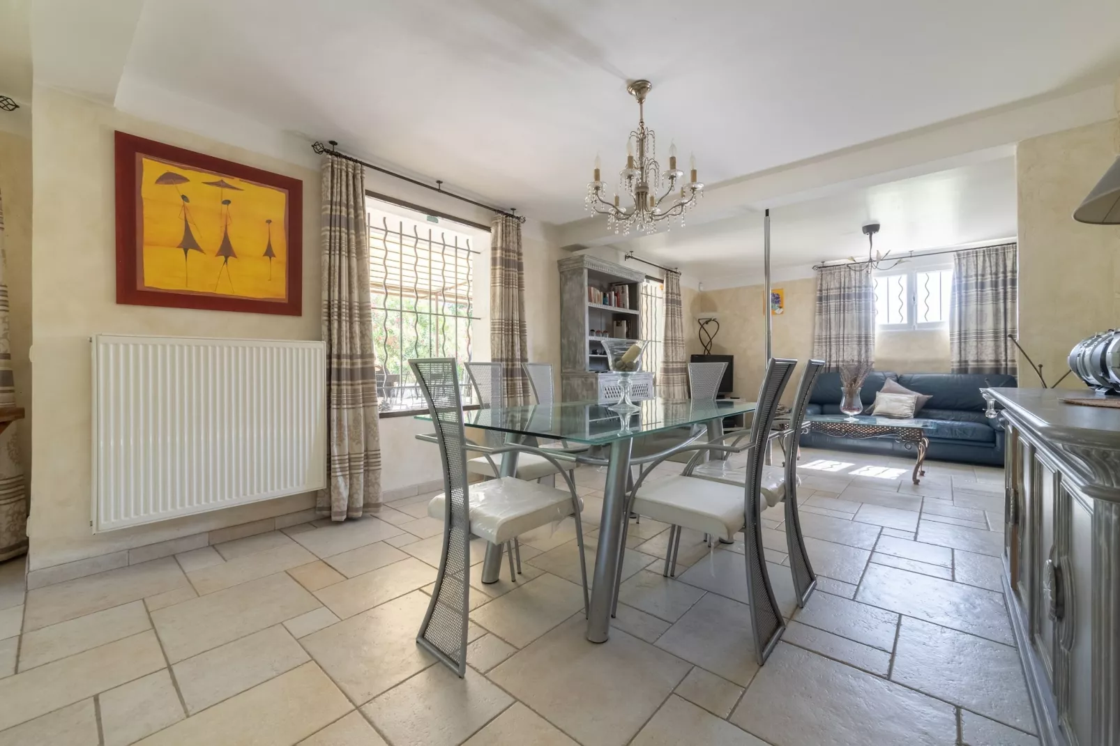 Villa Carpentras-Dining room