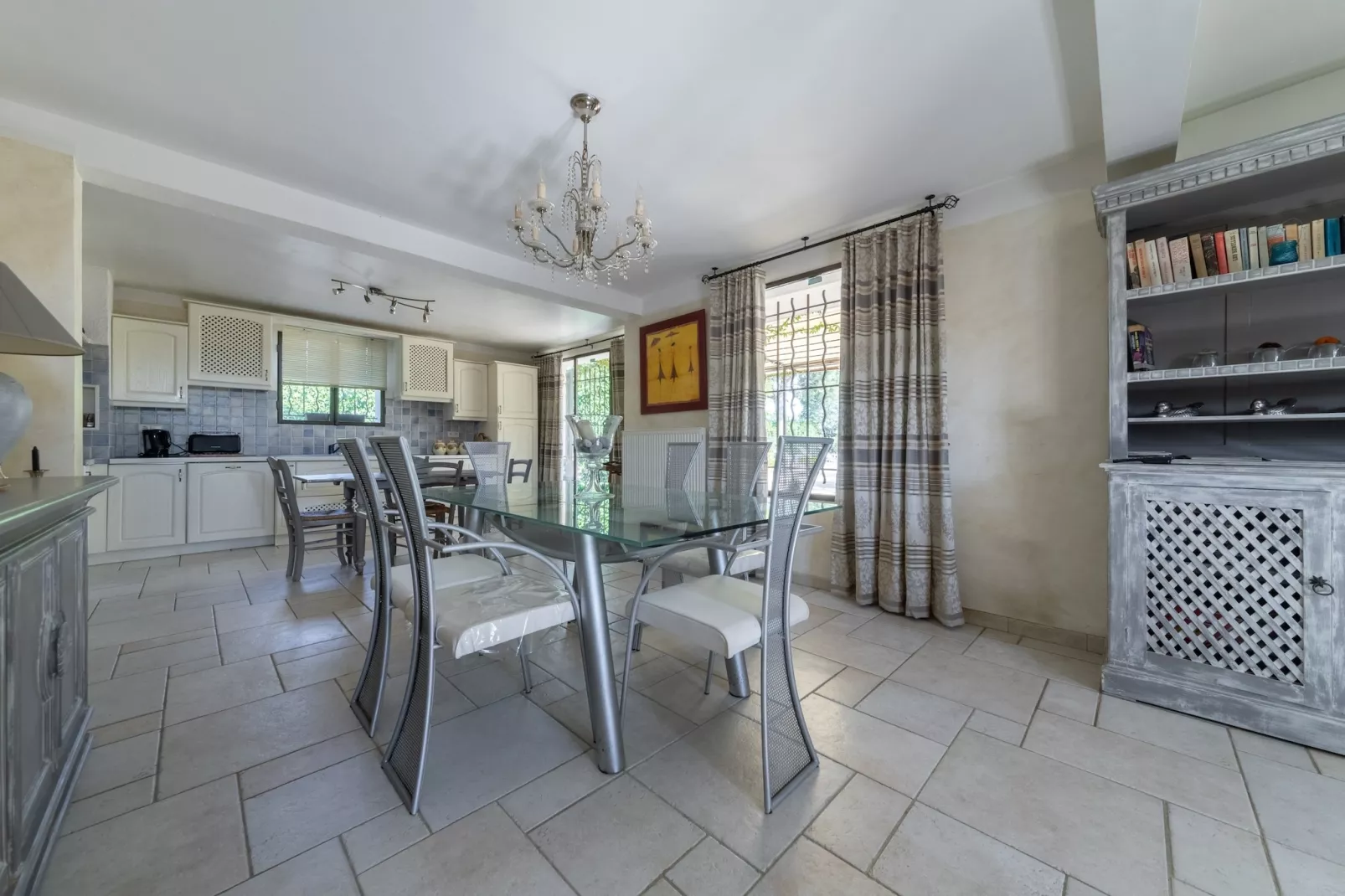 Villa Carpentras-Kitchen