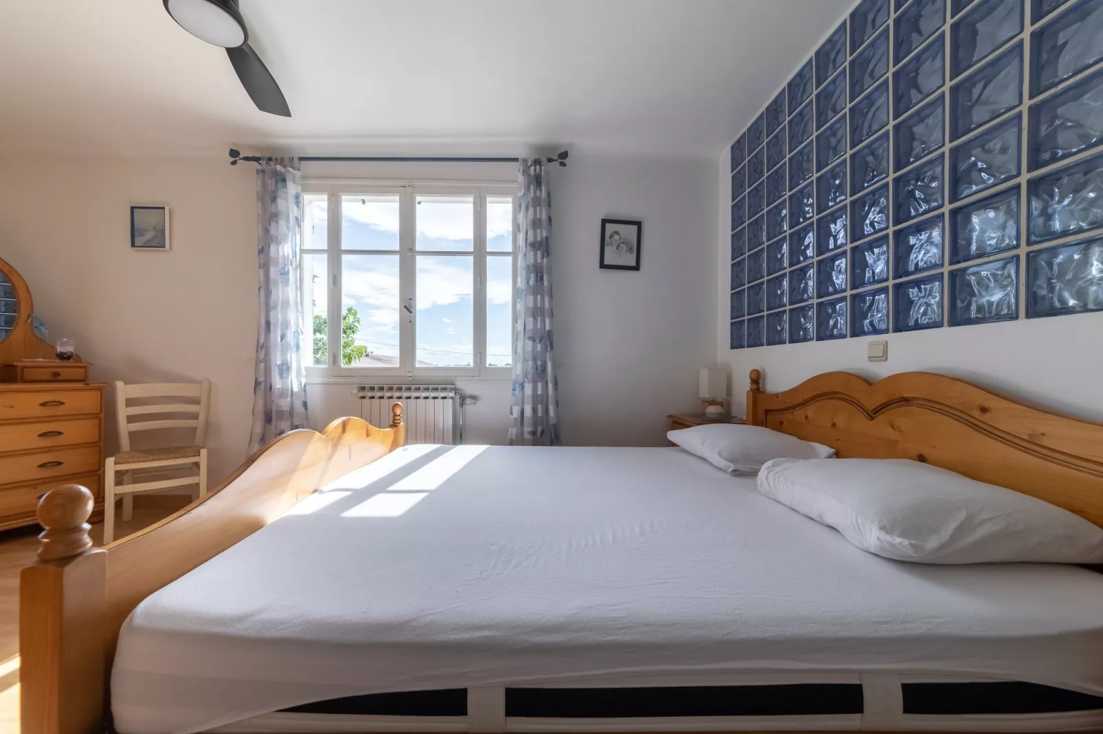 Villa Carpentras-Bedroom