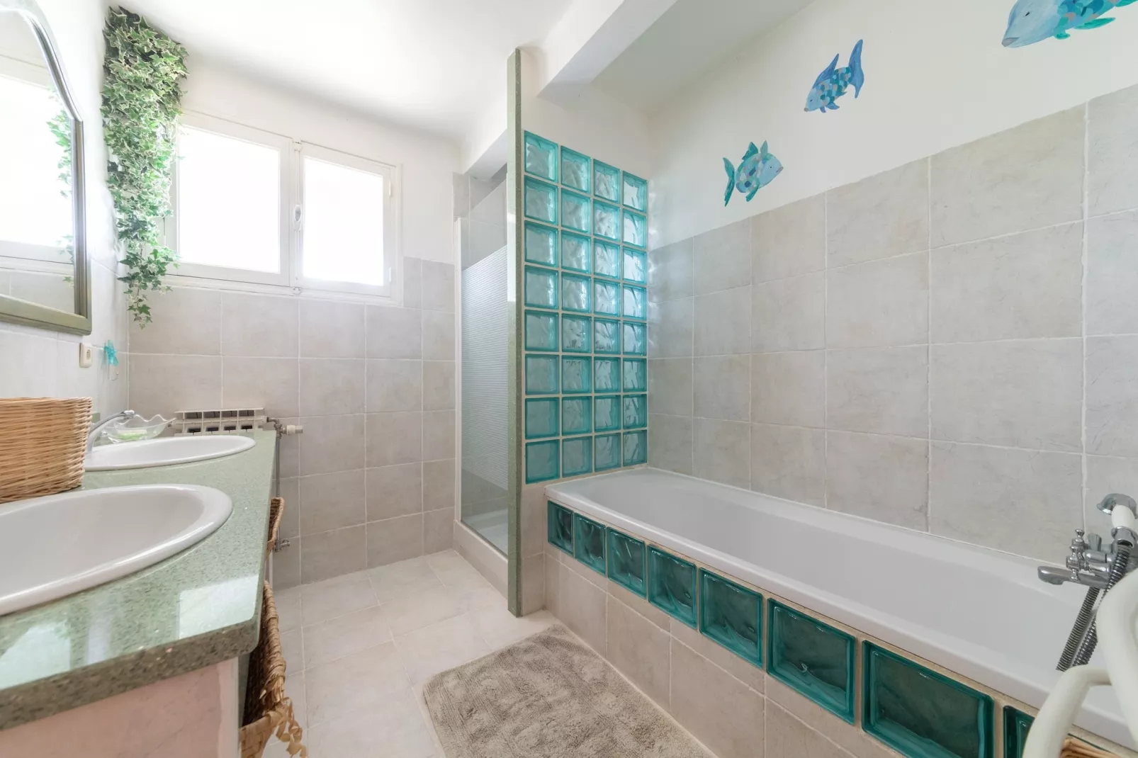 Villa Carpentras-Bathroom