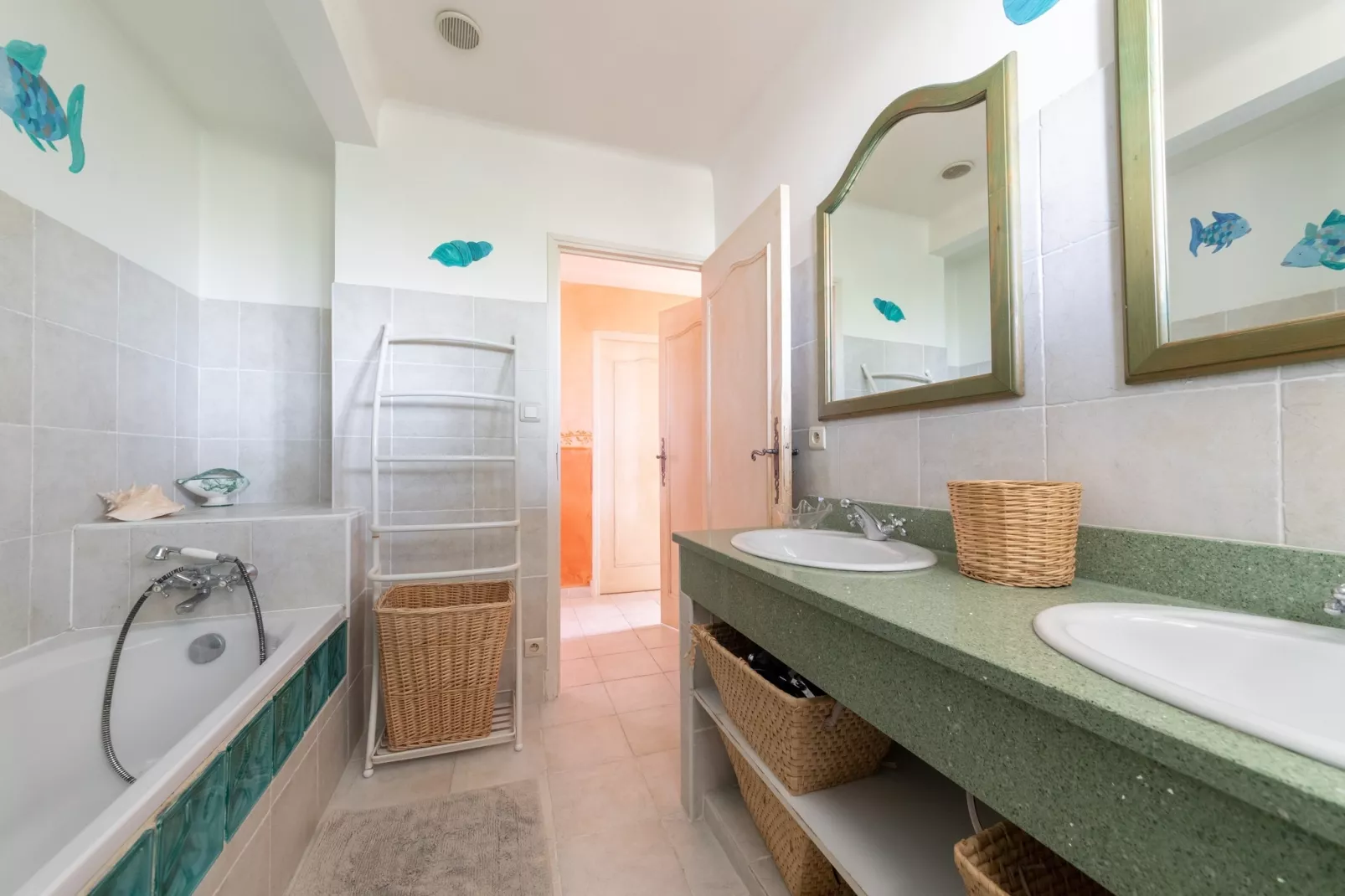 Villa Carpentras-Bathroom