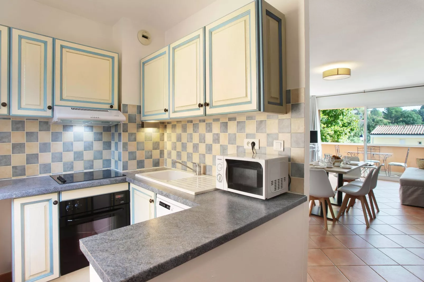 	 Résidence La Licorne de Haute-Provence 2-Kitchen
