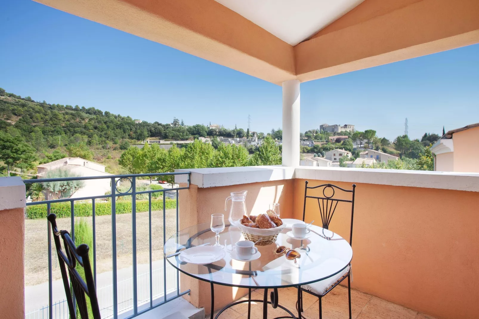 	 Résidence La Licorne de Haute-Provence 2-Terrace balcony