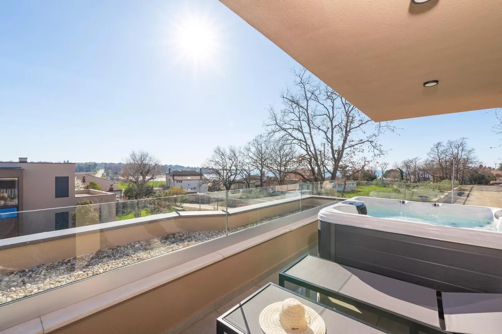 Quercus village penthouse 11 with bubble bath-Terrassenbalkon