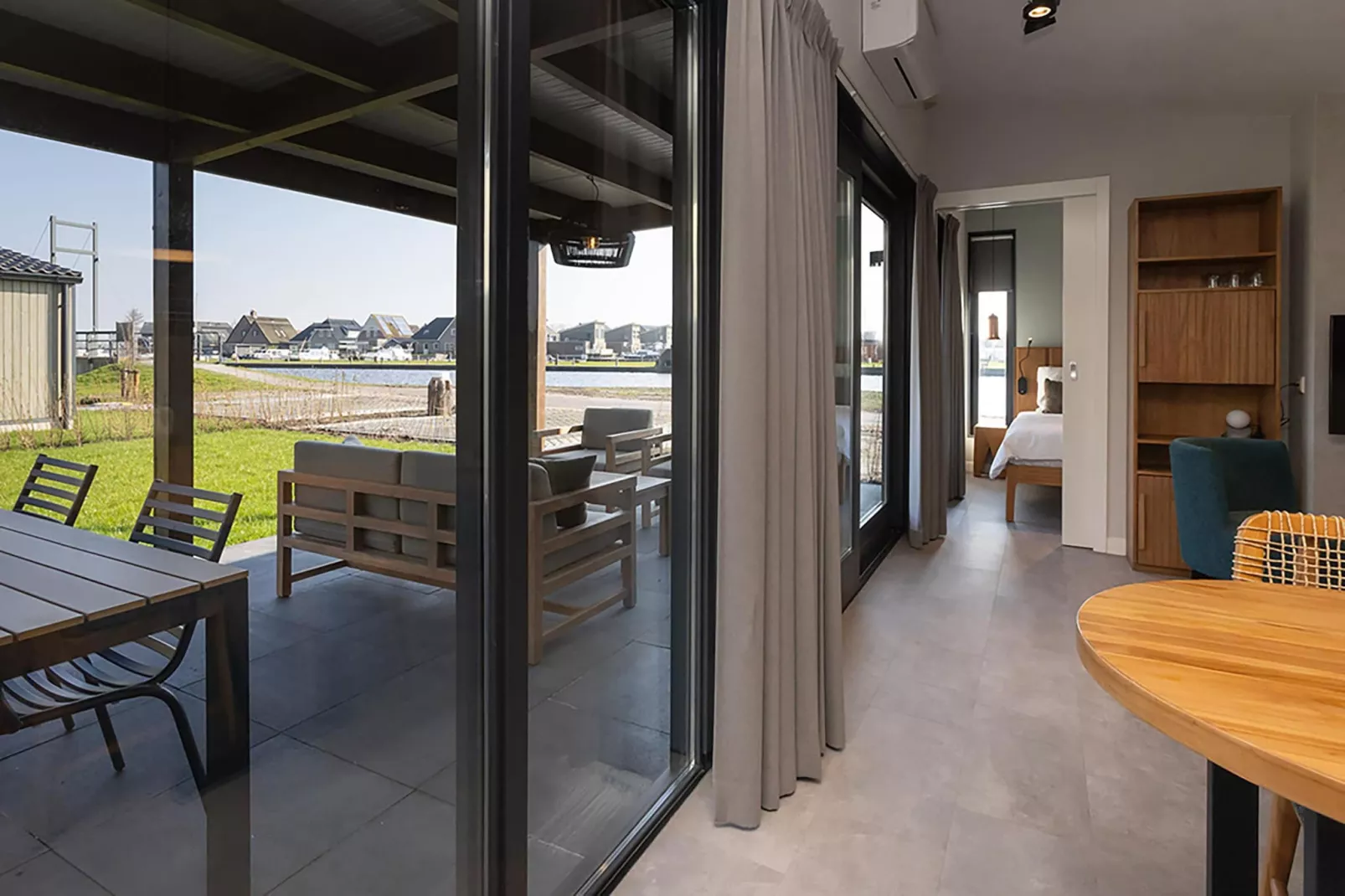 Docklodge 16-Living room