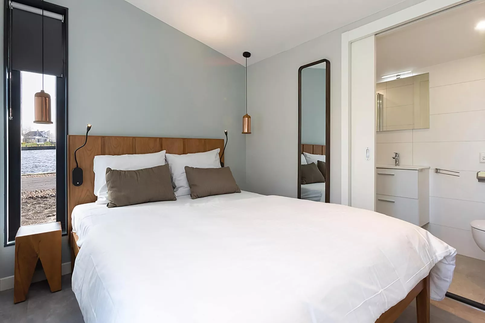 Docklodge 16-Bedroom