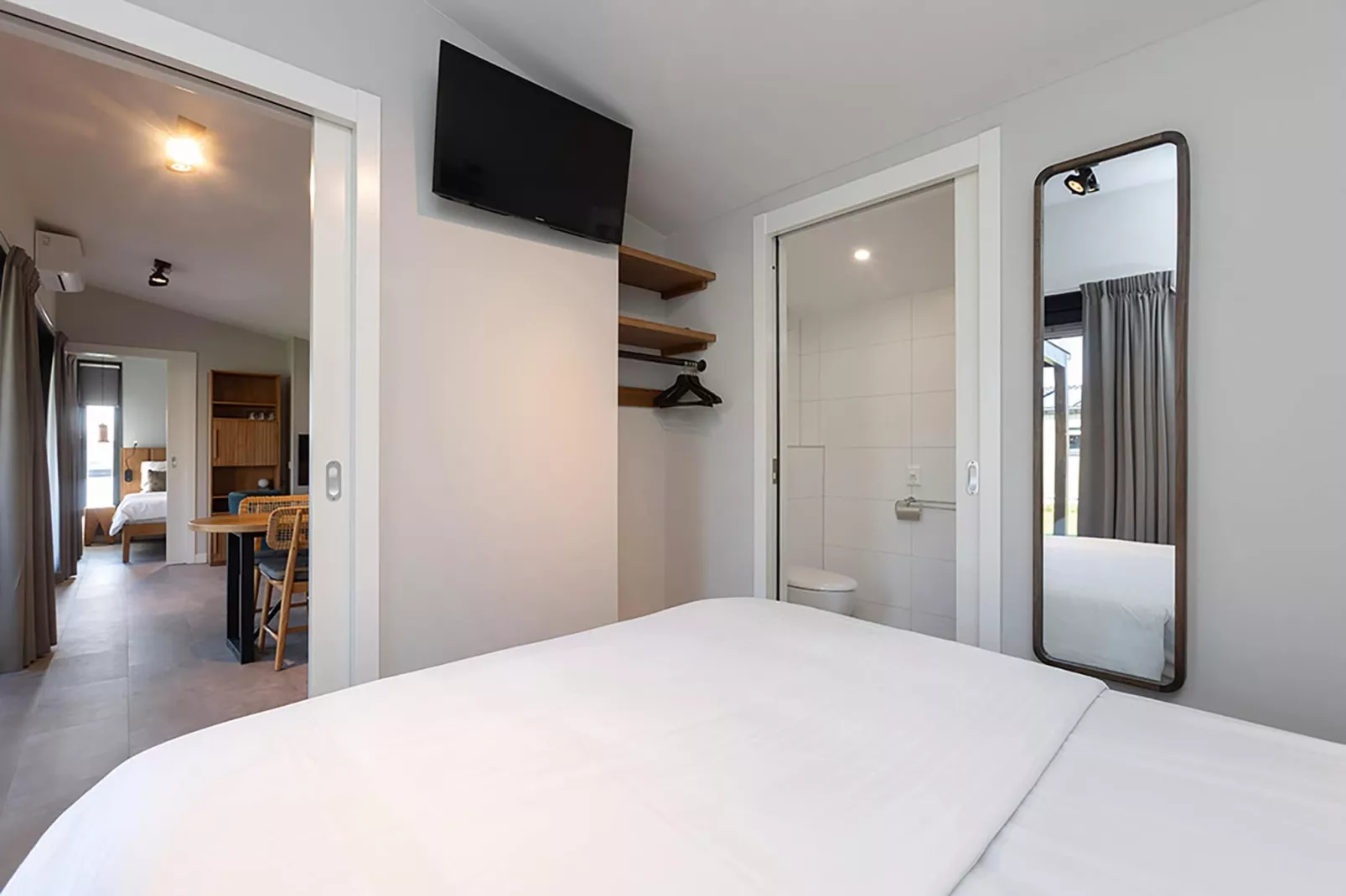Docklodge 16-Bedroom