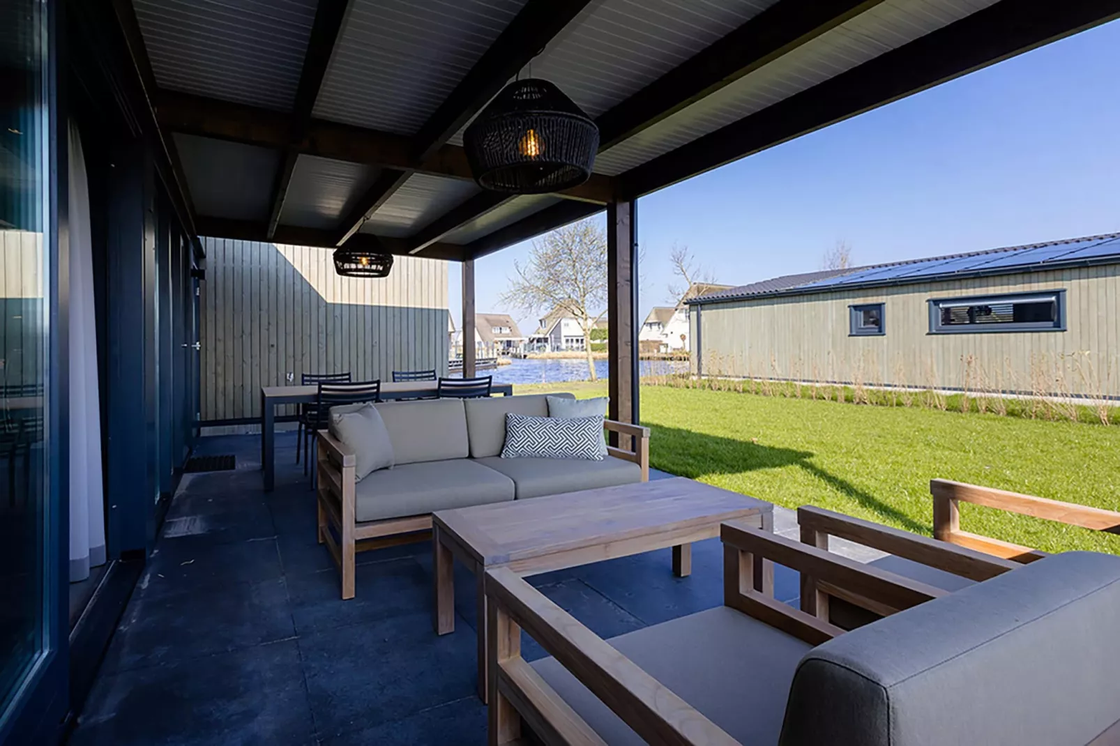 Docklodge 16-Terrace balcony